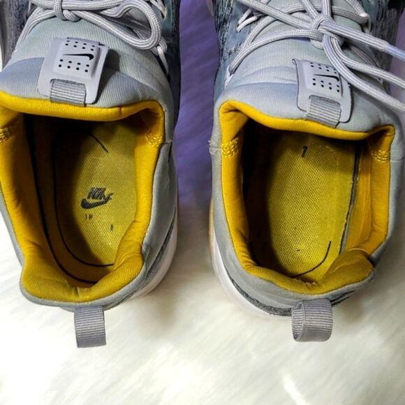 Nike Womens Air Max Motion Racer Size 8 - Picture 9 of 14